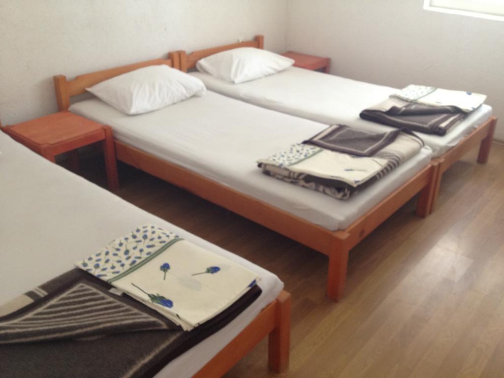 Guest House Lokoski Peštani Habitación foto