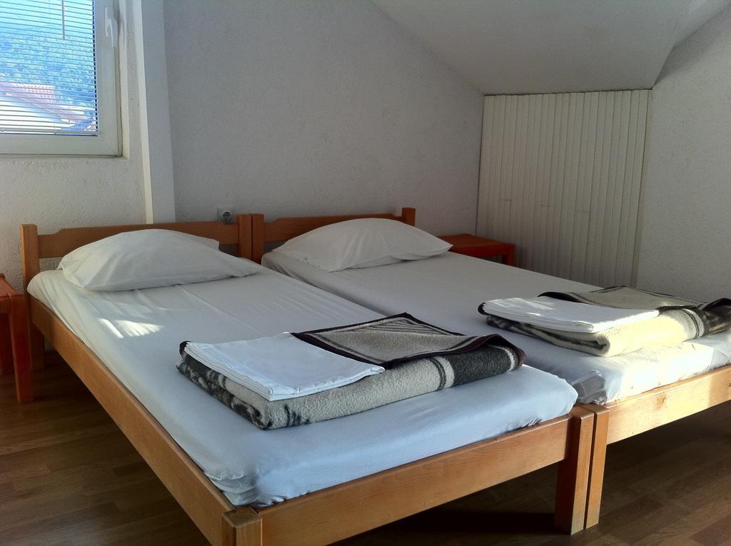 Guest House Lokoski Peštani Habitación foto